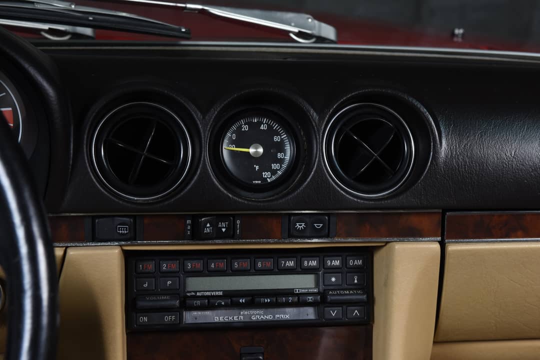 1987 Mercedes-Benz 560-Class 560 SL — photo 22