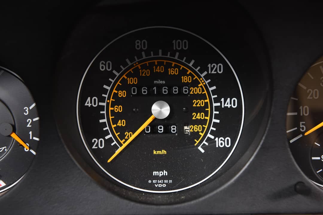 1987 Mercedes-Benz 560-Class 560 SL — photo 23