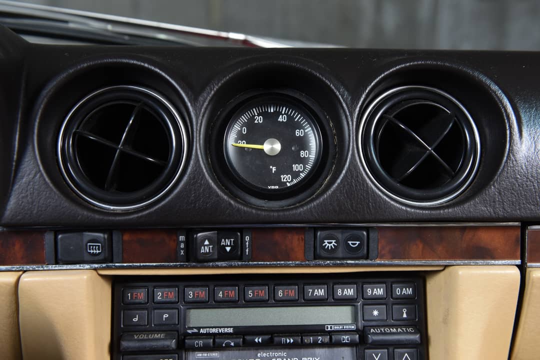1987 Mercedes-Benz 560-Class 560 SL — photo 25