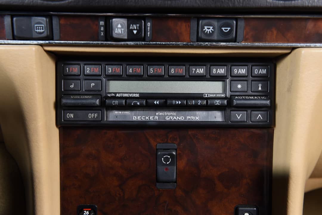 1987 Mercedes-Benz 560-Class 560 SL — photo 26