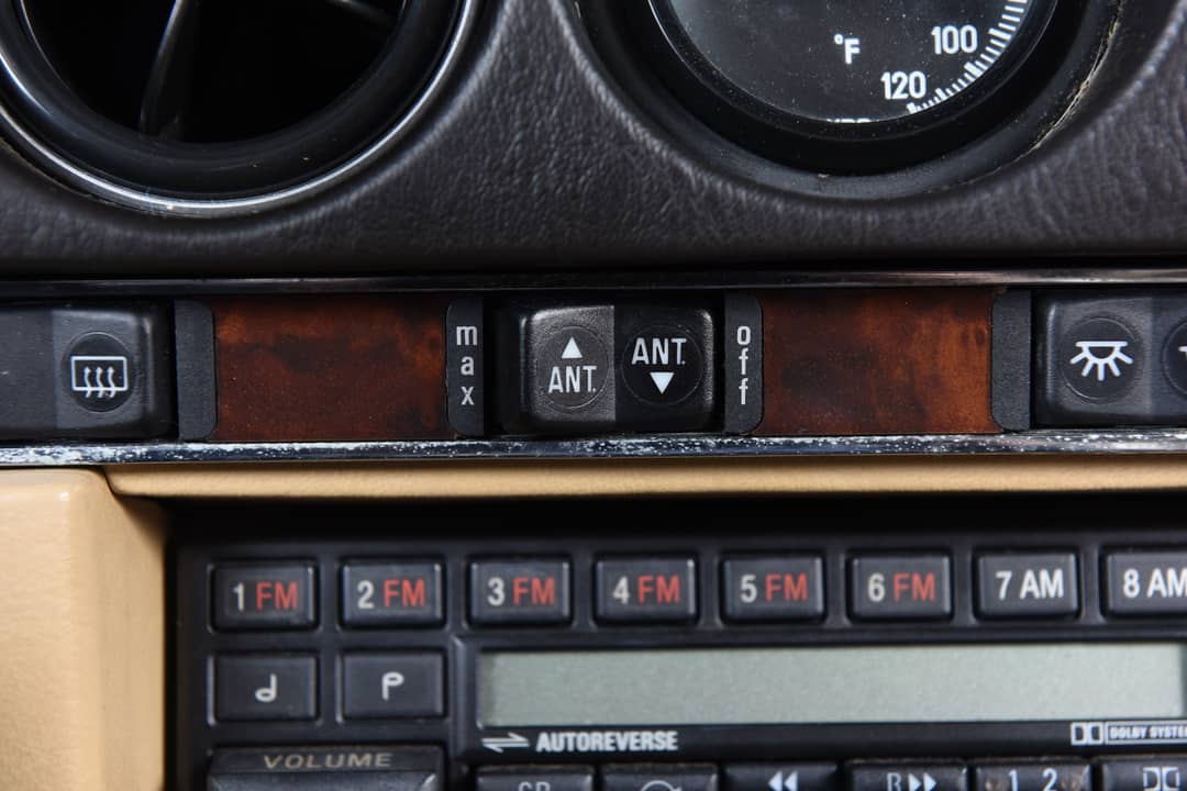 1987 Mercedes-Benz 560-Class 560 SL — photo 27