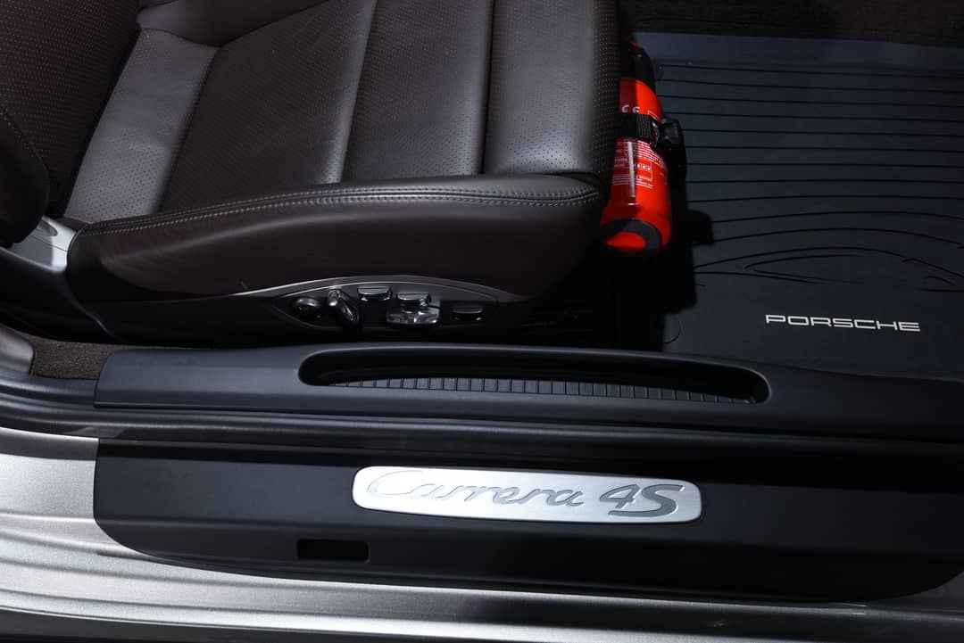 2013 Porsche 911 Carrera 4S — photo 30