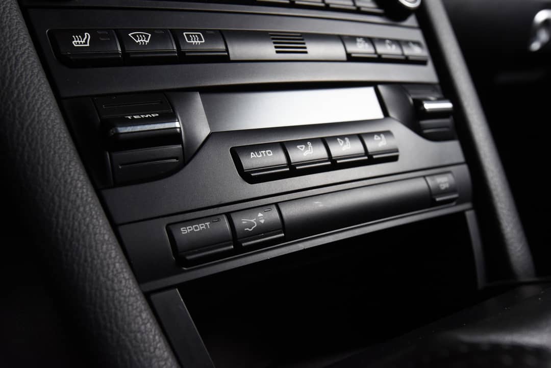 2010 Porsche 911 Carrera — photo 31