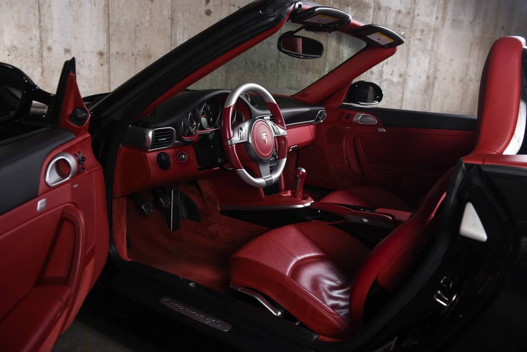 2010 Porsche 911 Carrera 4S — photo 20