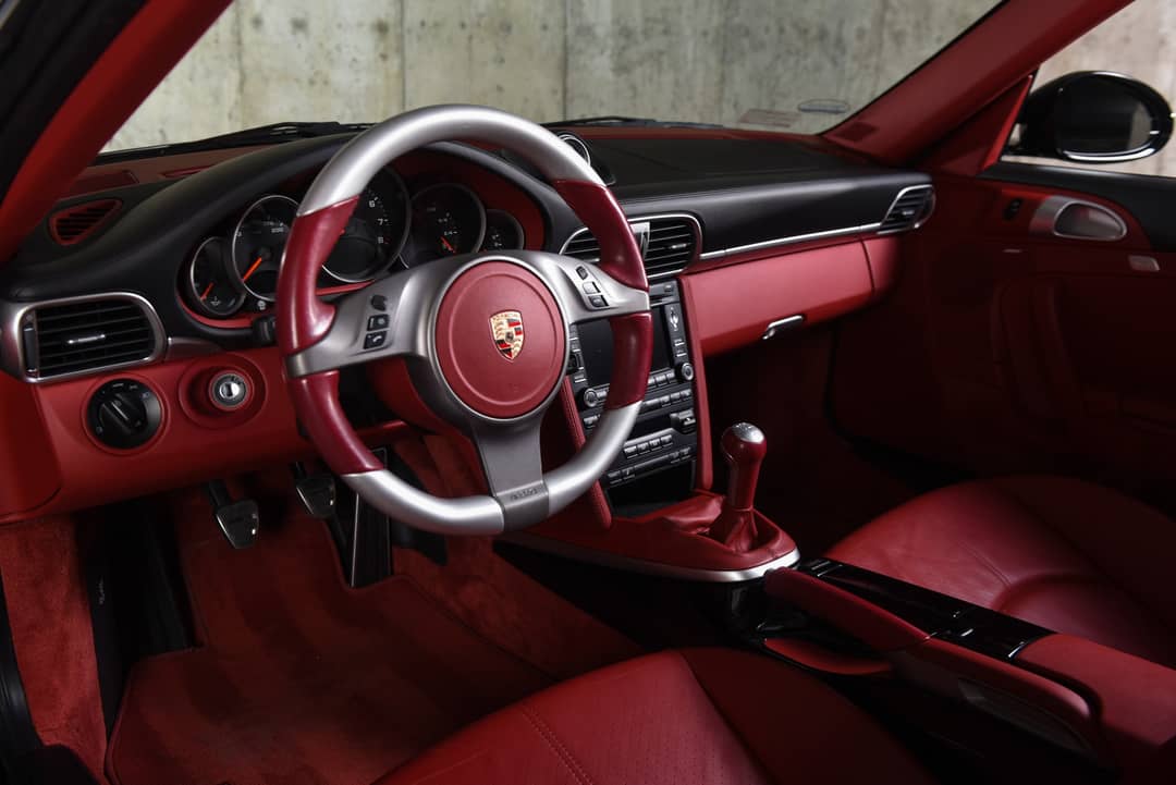 2010 Porsche 911 Carrera 4S — photo 23