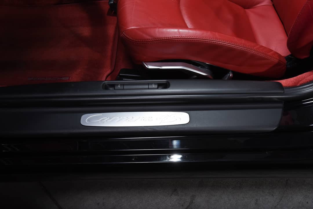 2010 Porsche 911 Carrera 4S — photo 27