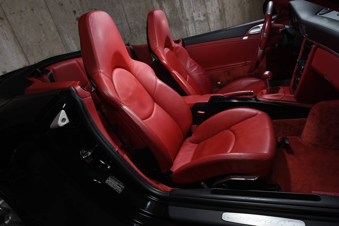 2010 Porsche 911 Carrera 4S — photo 32