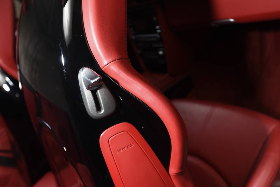 2010 Porsche 911 Carrera 4S — photo 33