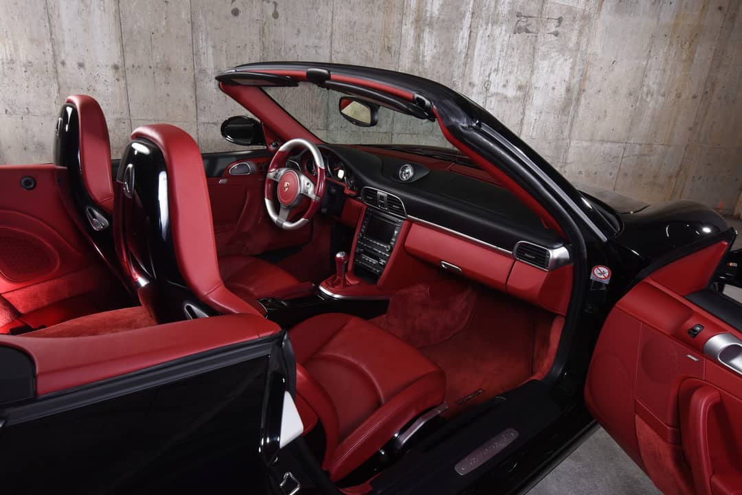 2010 Porsche 911 Carrera 4S — photo 41