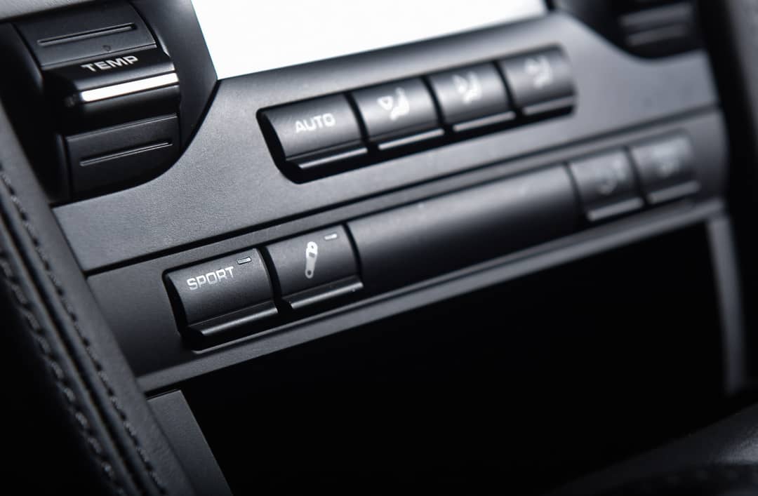 2011 Porsche 911 Turbo — photo 28