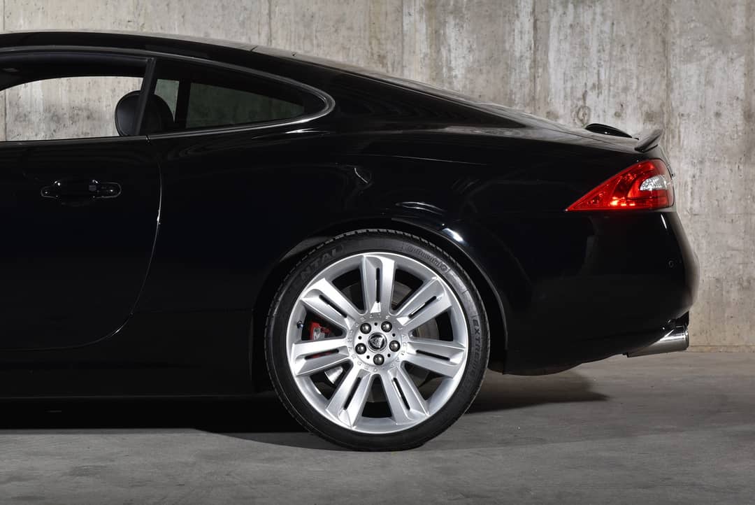2010 Jaguar XKR — photo 17