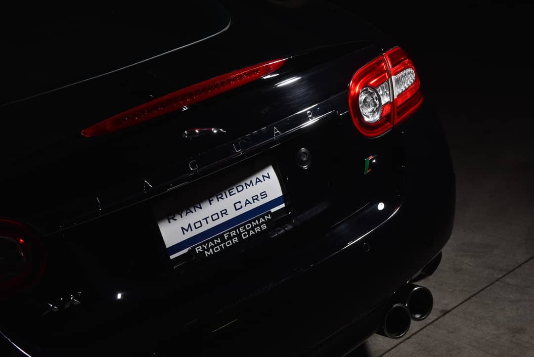 2010 Jaguar XKR — photo 18
