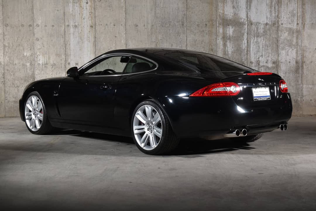 2010 Jaguar XKR — photo 3