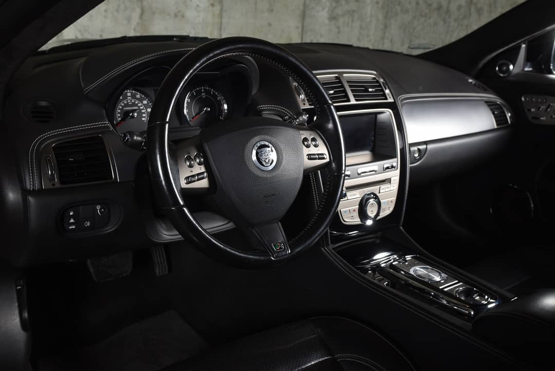 2010 Jaguar XKR — photo 21