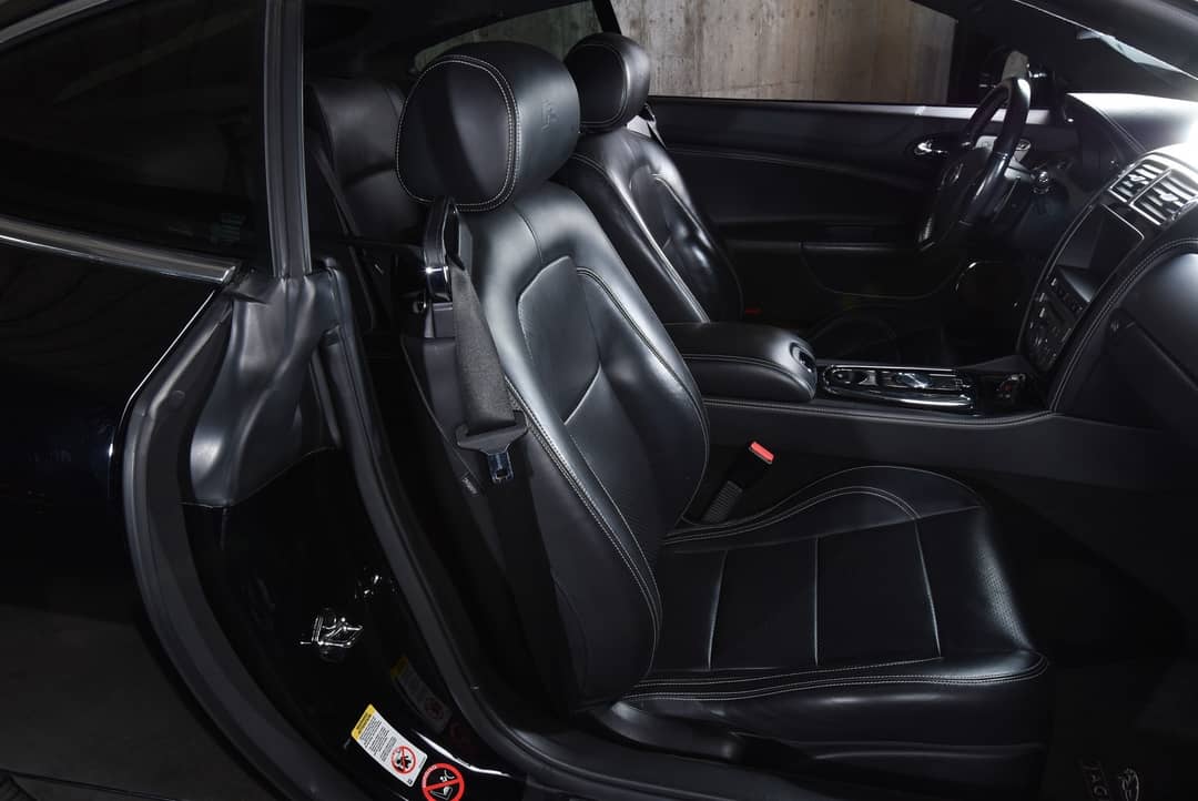 2010 Jaguar XKR — photo 28