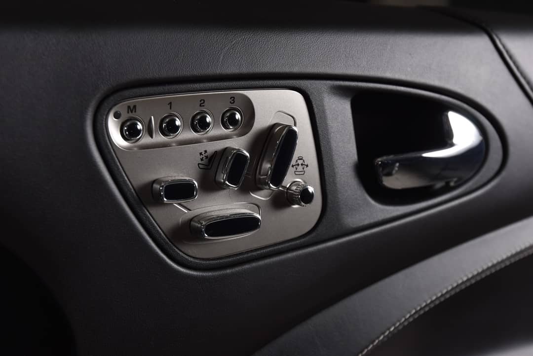 2010 Jaguar XKR — photo 29