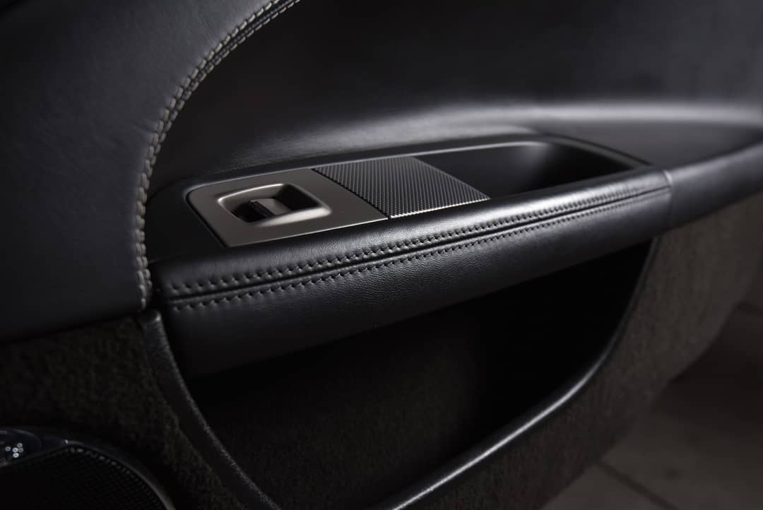 2010 Jaguar XKR — photo 39