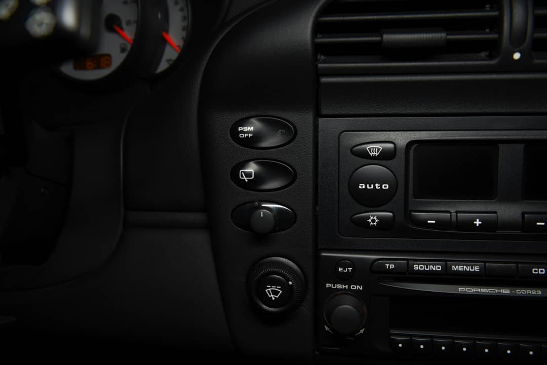 2003 Porsche 911 Carrera 4S — photo 31