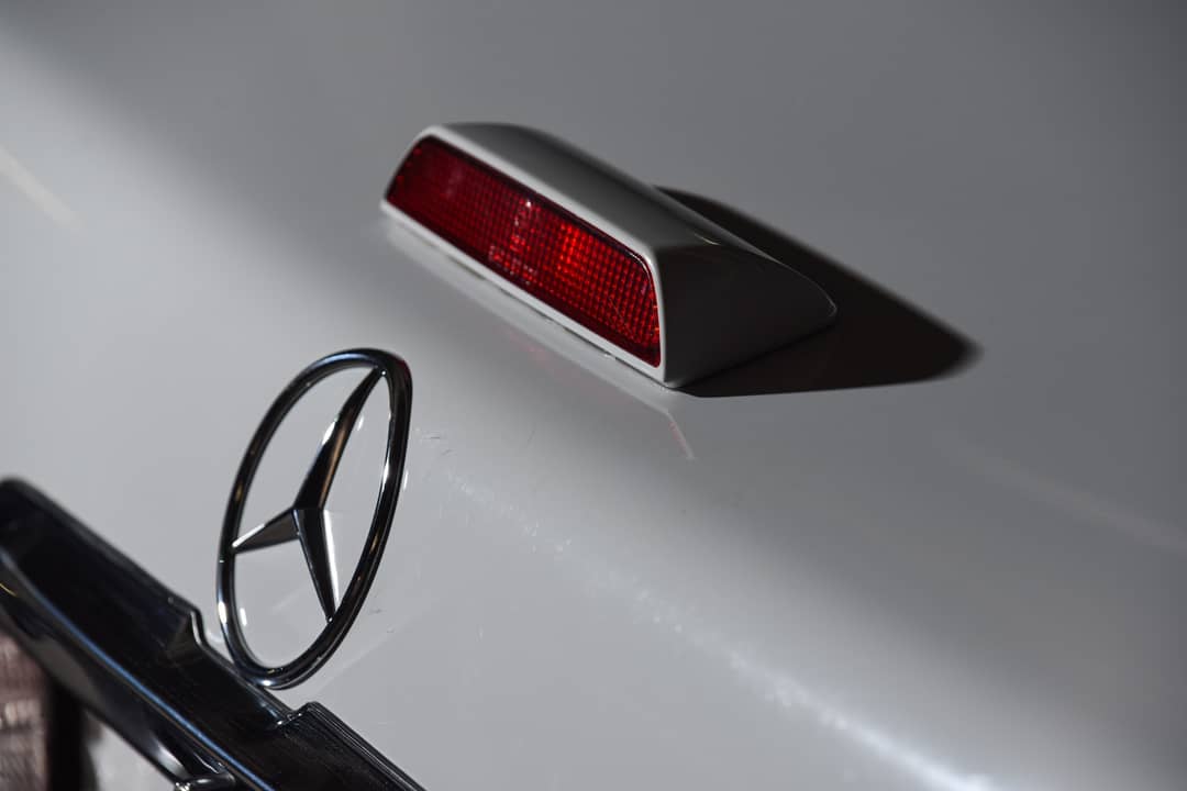 1988 Mercedes-Benz 560-Class 560 SL — photo 12