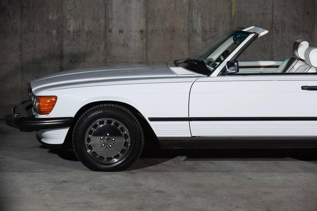 1988 Mercedes-Benz 560-Class 560 SL — photo 18
