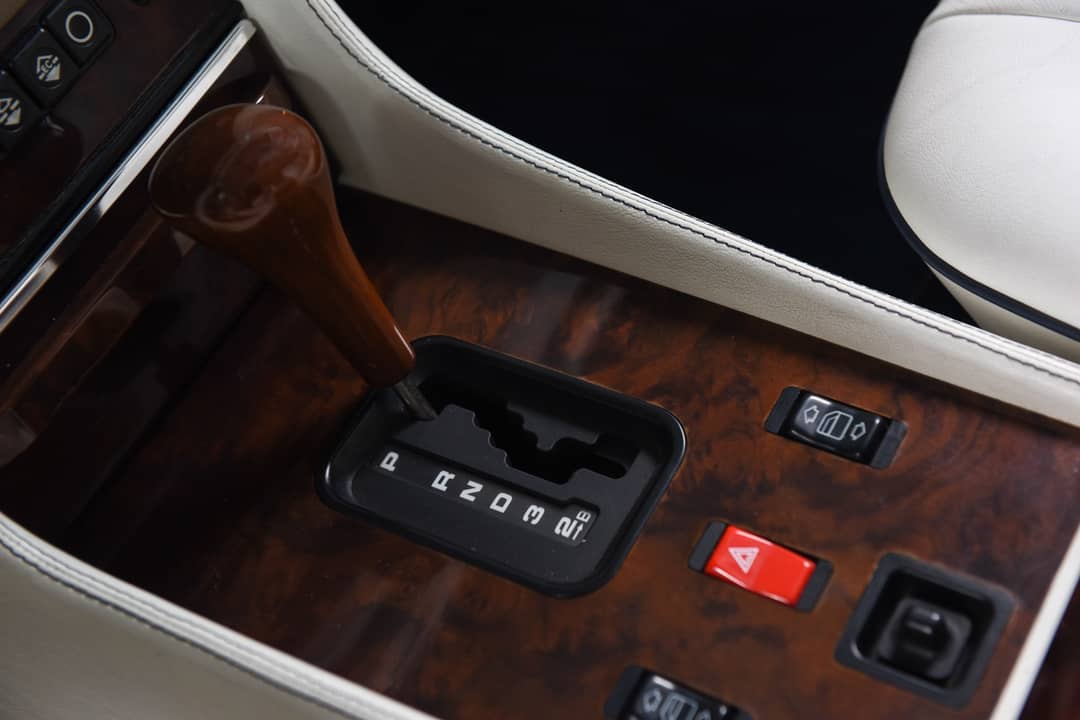 1988 Mercedes-Benz 560-Class 560 SL — photo 33