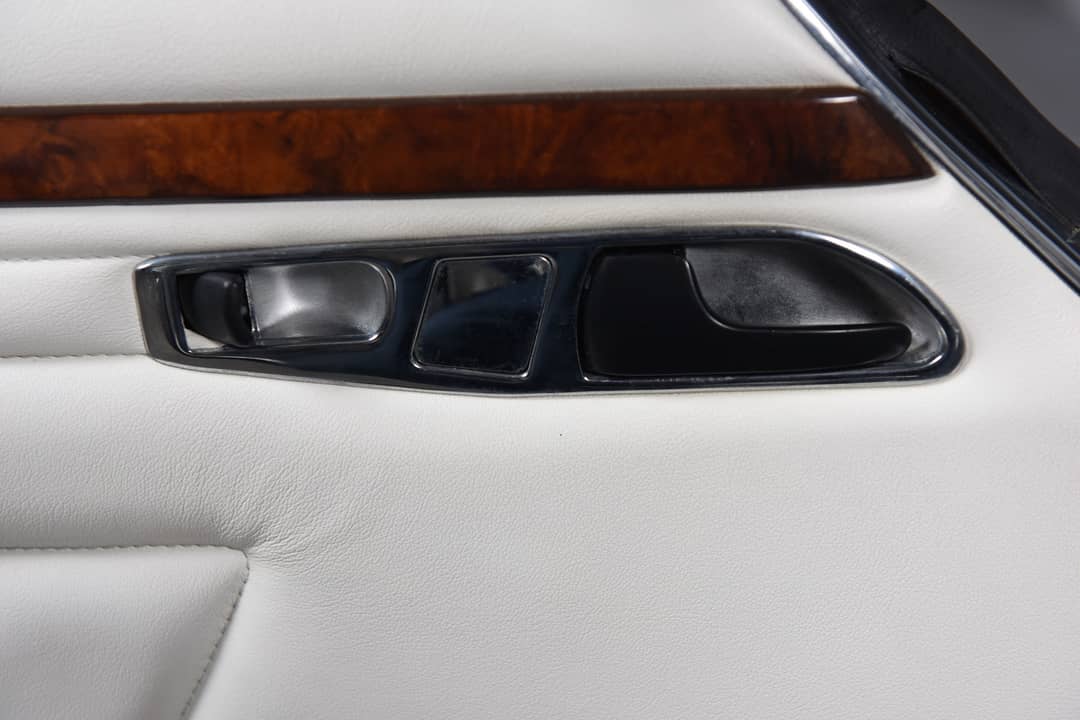 1988 Mercedes-Benz 560-Class 560 SL — photo 52