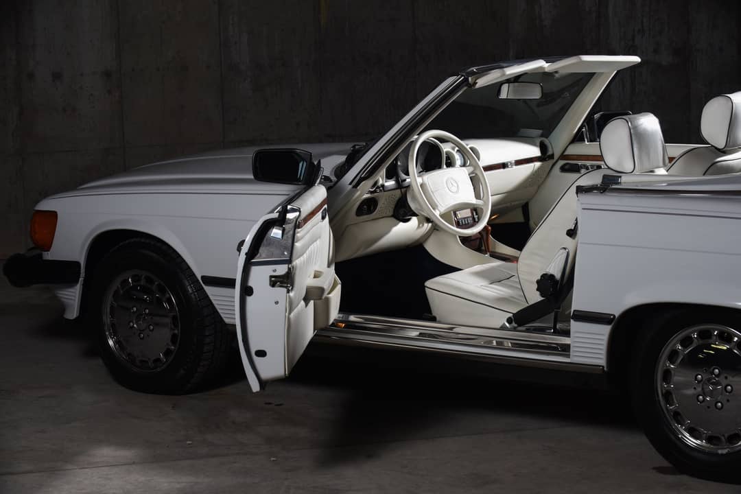 1988 Mercedes-Benz 560-Class 560 SL — photo 57