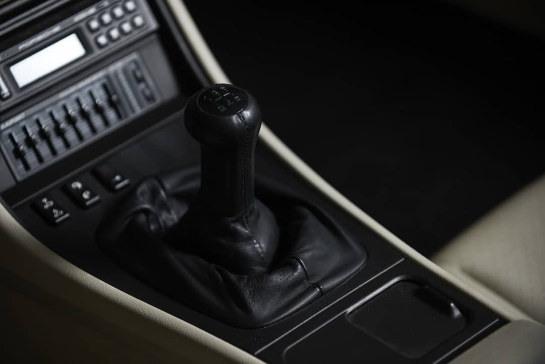 1990 Porsche 944 S2 — photo 31