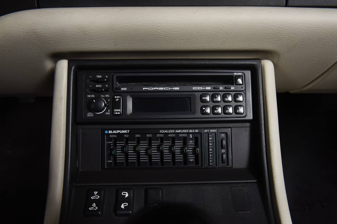 1990 Porsche 944 S2 — photo 33