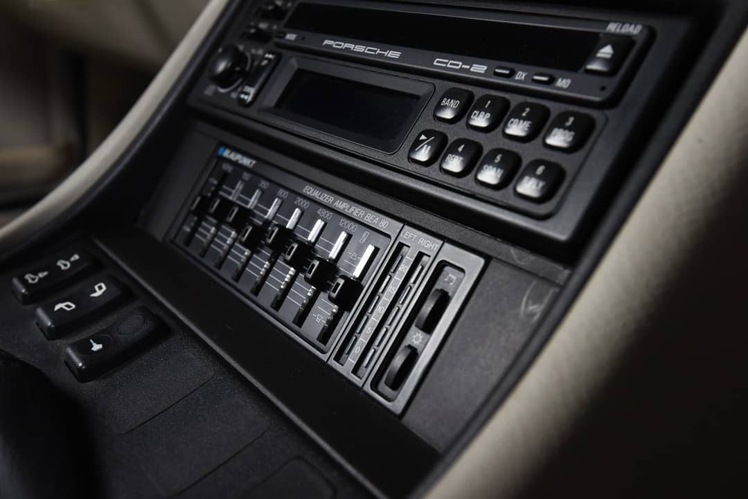1990 Porsche 944 S2 — photo 35