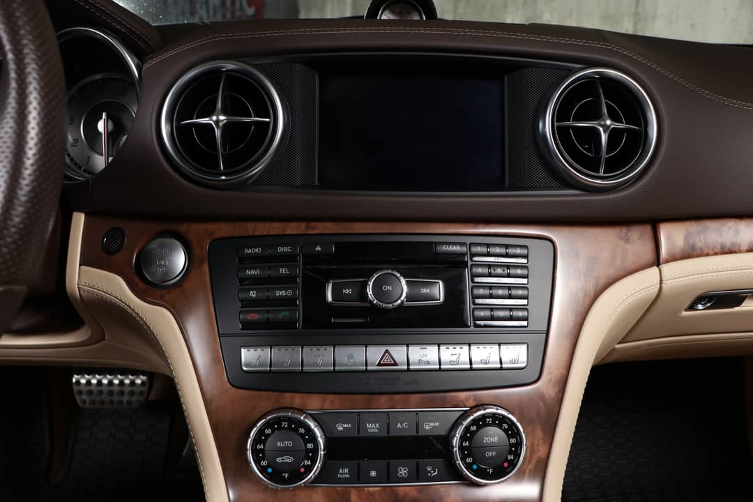 2016 Mercedes-Benz SL-Class SL 550 — photo 39