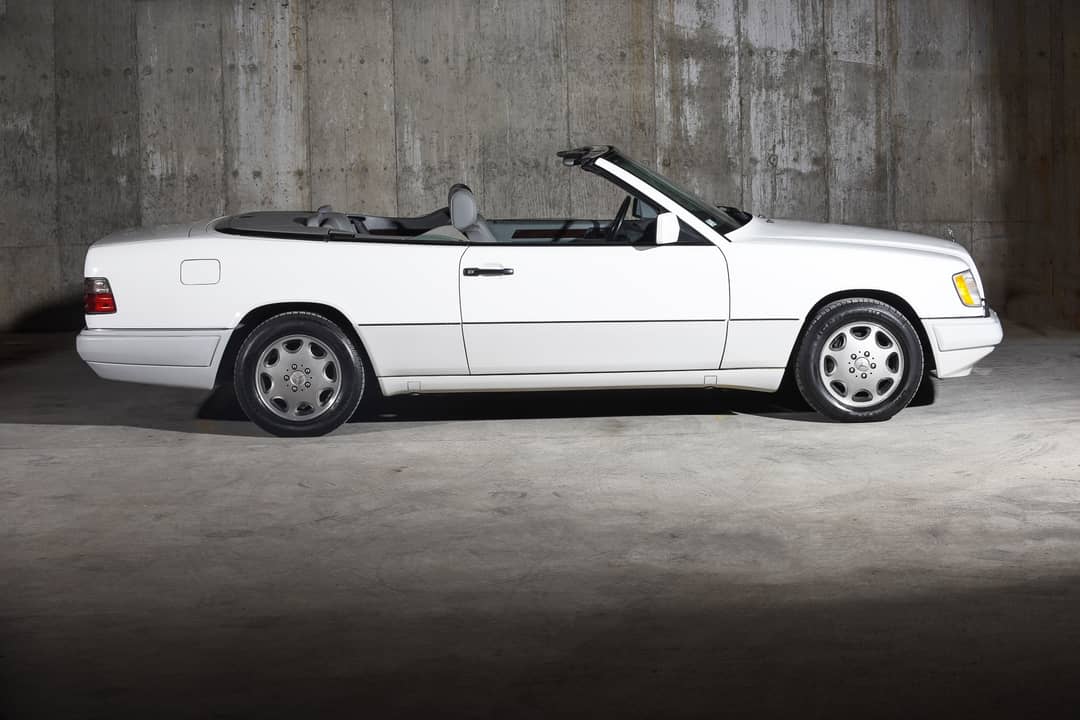 1995 Mercedes-Benz E-Class E 320 Convertible — photo 2
