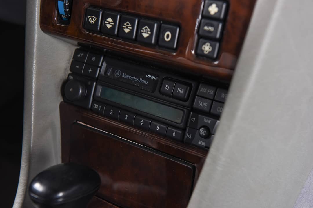 1995 Mercedes-Benz E-Class E 320 Convertible — photo 31