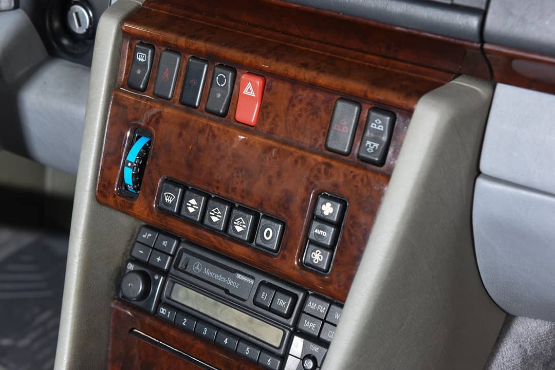 1995 Mercedes-Benz E-Class E 320 Convertible — photo 32