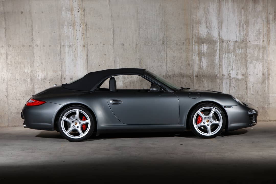 2010 Porsche 911 Carrera 4S — photo 16
