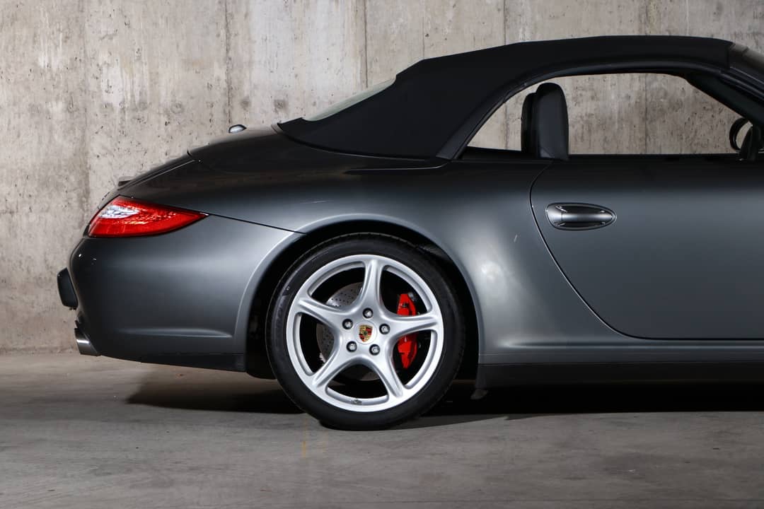 2010 Porsche 911 Carrera 4S — photo 18