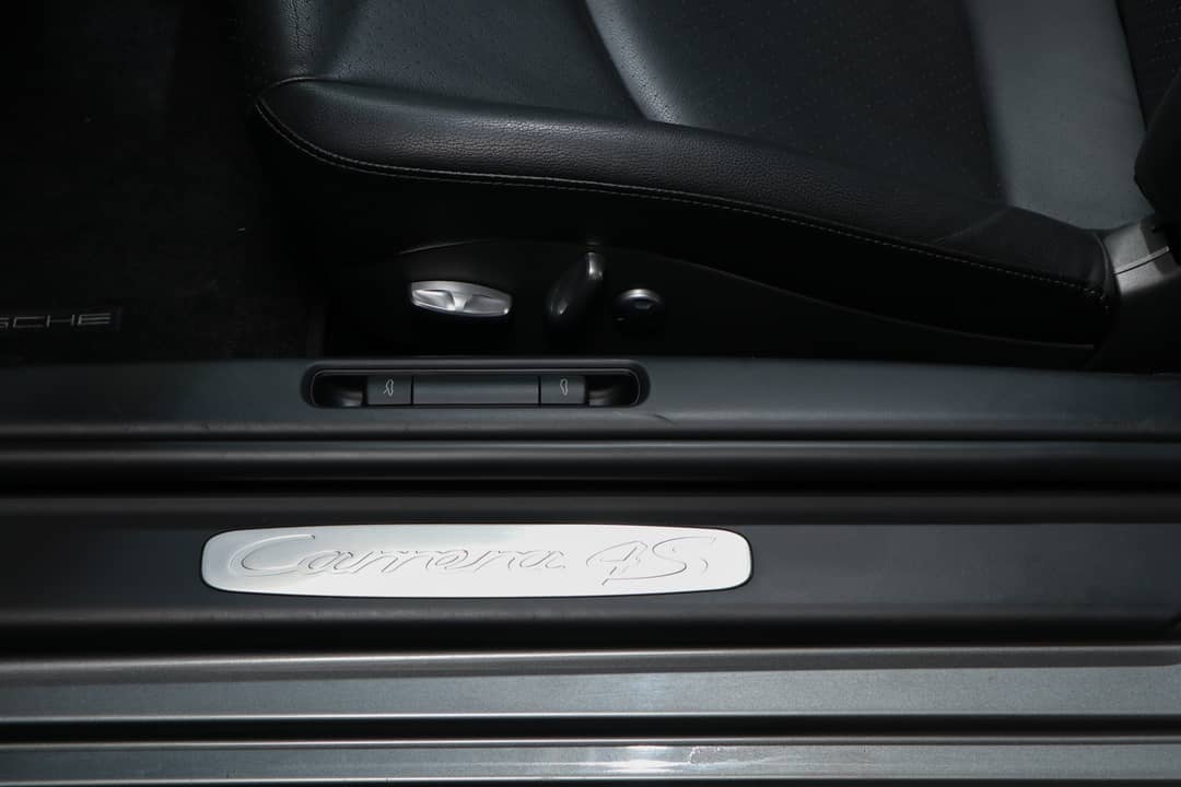 2010 Porsche 911 Carrera 4S — photo 31