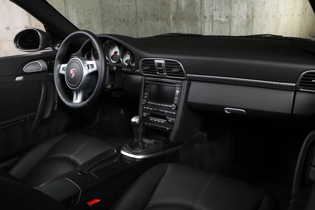 2010 Porsche 911 Carrera 4S — photo 37