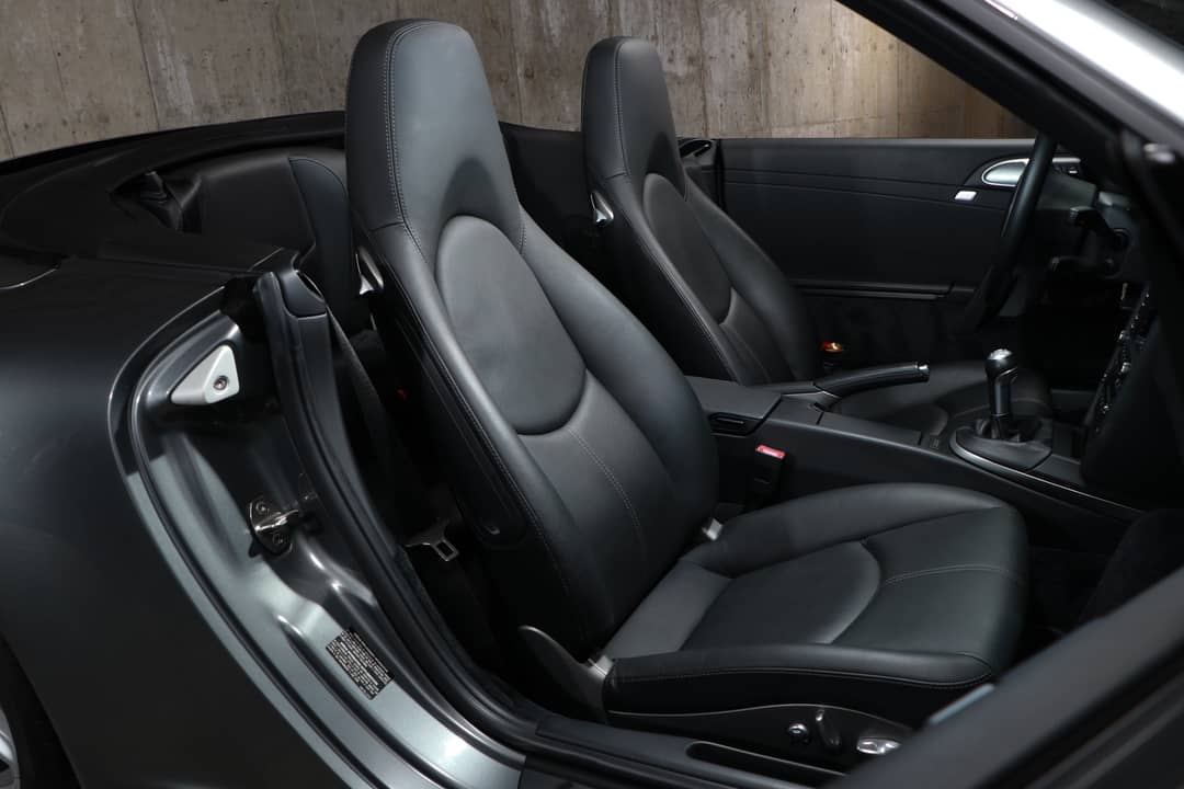 2010 Porsche 911 Carrera 4S — photo 39