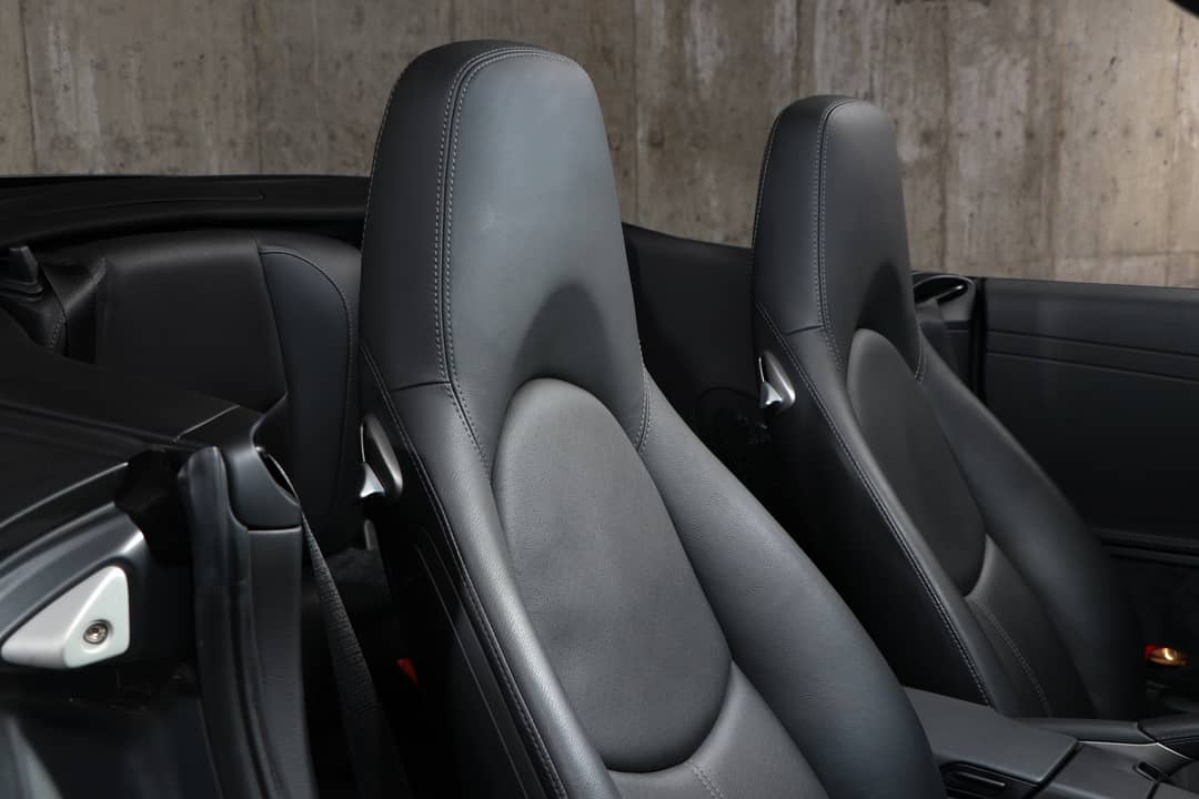 2010 Porsche 911 Carrera 4S — photo 40