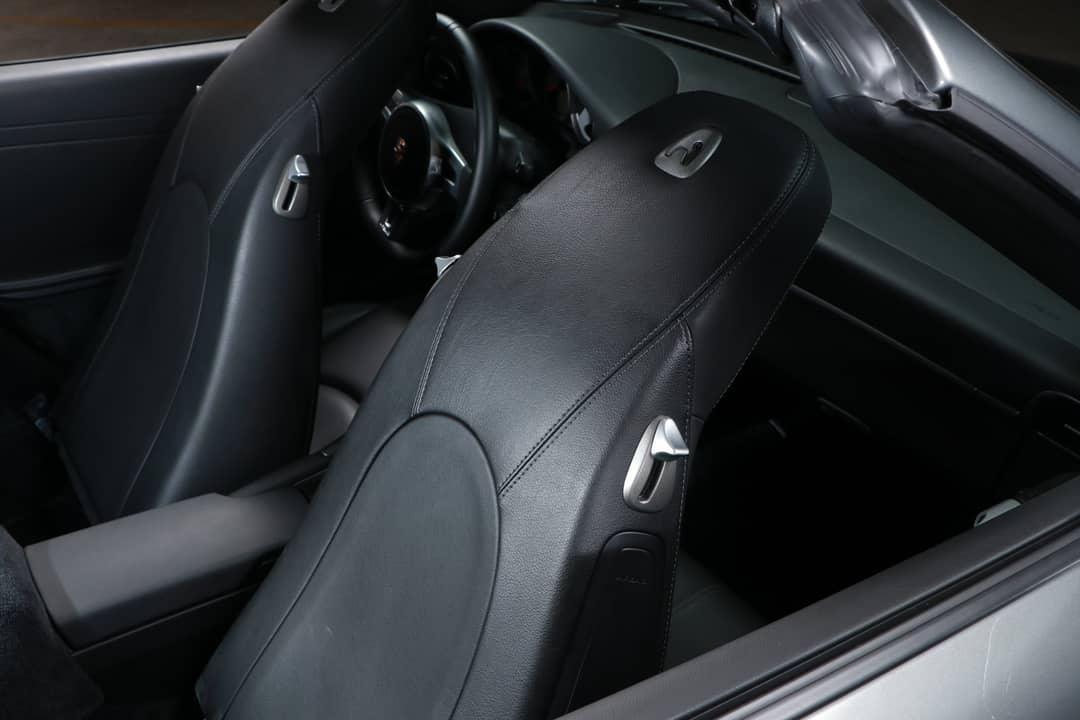 2010 Porsche 911 Carrera 4S — photo 41