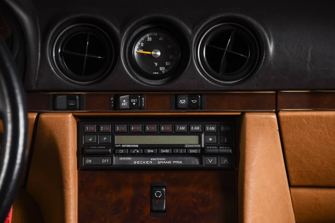 1989 Mercedes-Benz 560-Class 560 SL — photo 19