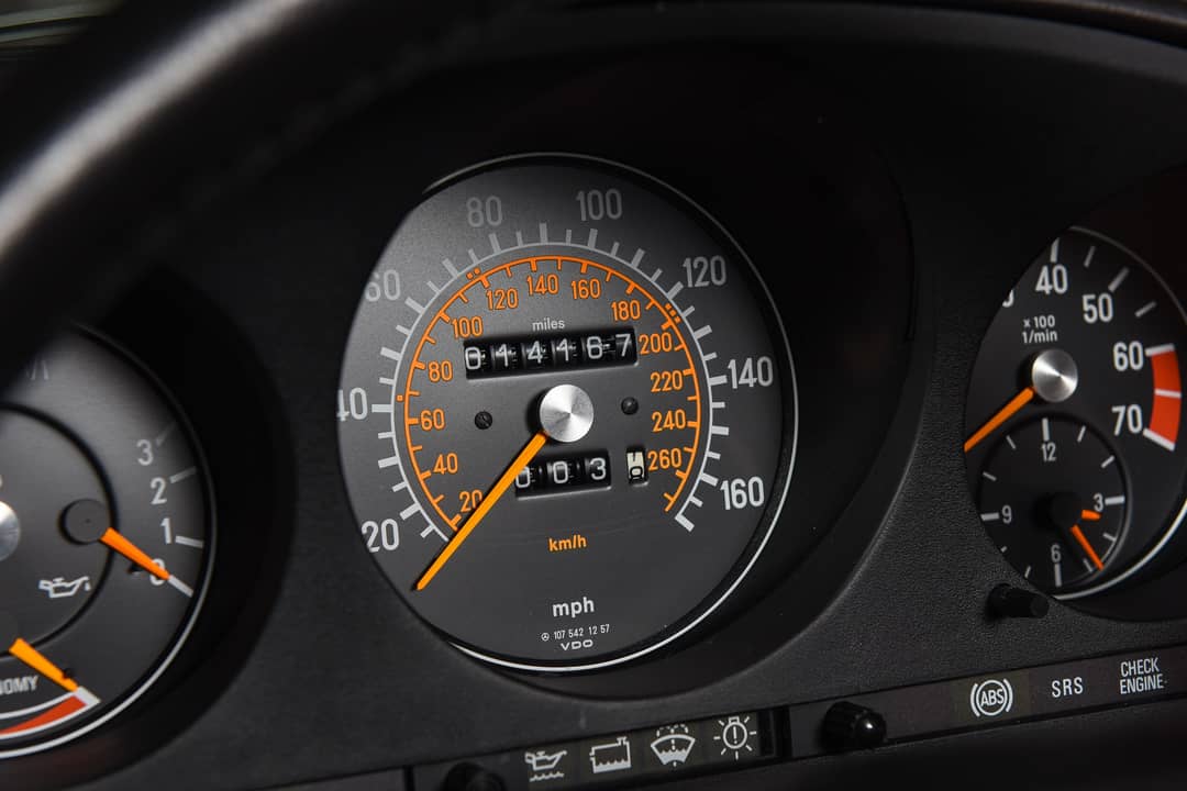 1989 Mercedes-Benz 560-Class 560 SL — photo 3