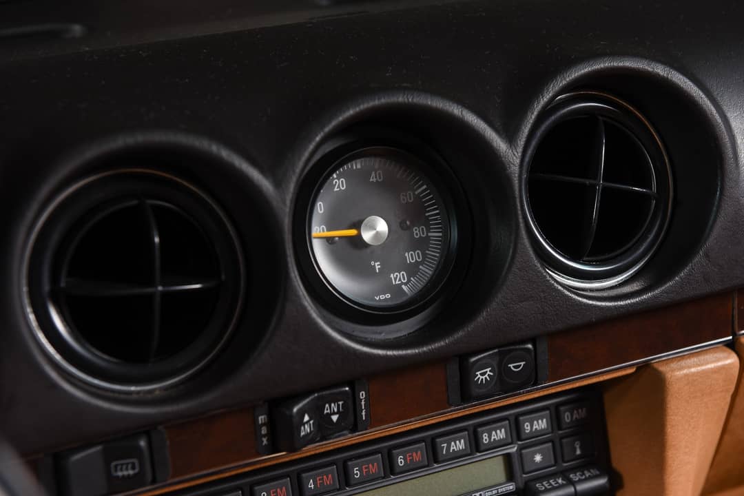 1989 Mercedes-Benz 560-Class 560 SL — photo 24