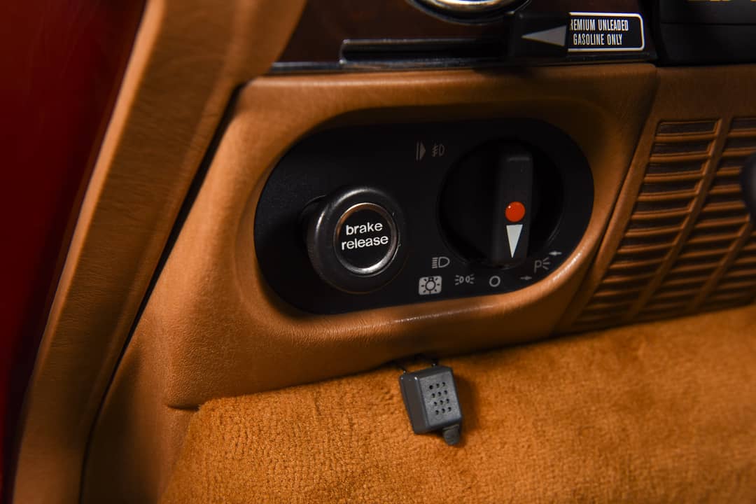 1989 Mercedes-Benz 560-Class 560 SL — photo 26