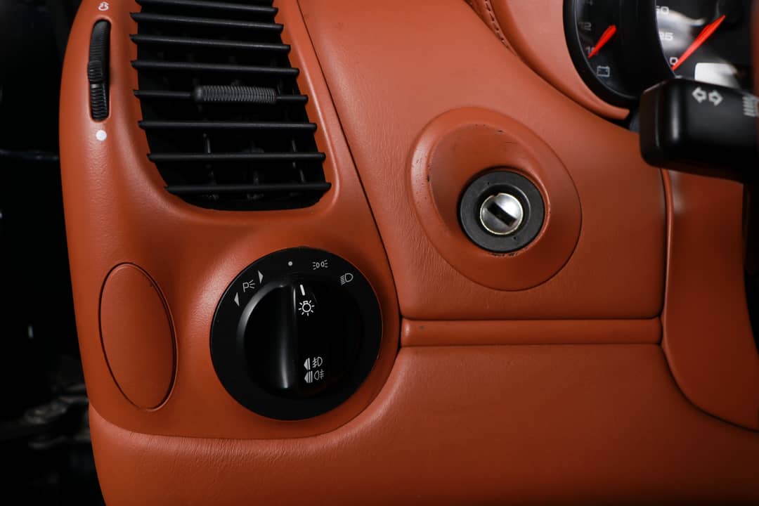 2002 Porsche 911 Targa — photo 16