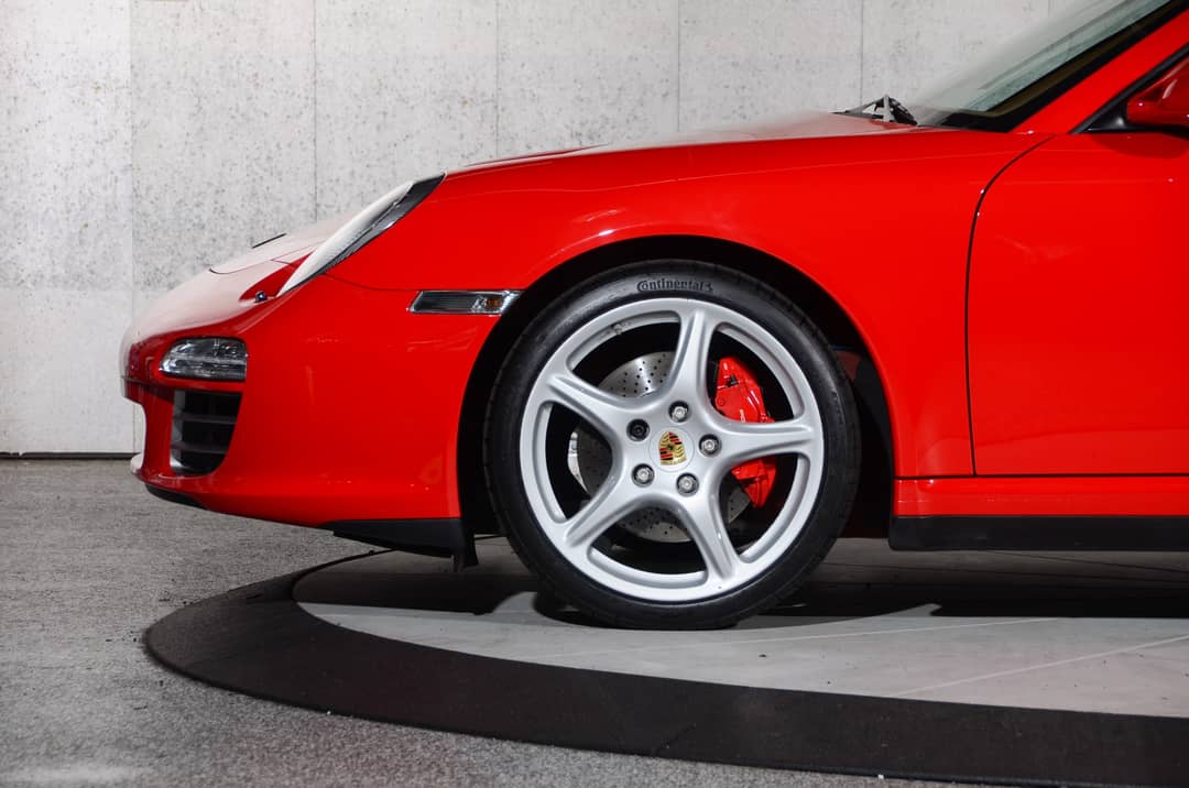 2010 Porsche 911 Carrera 4S — photo 13