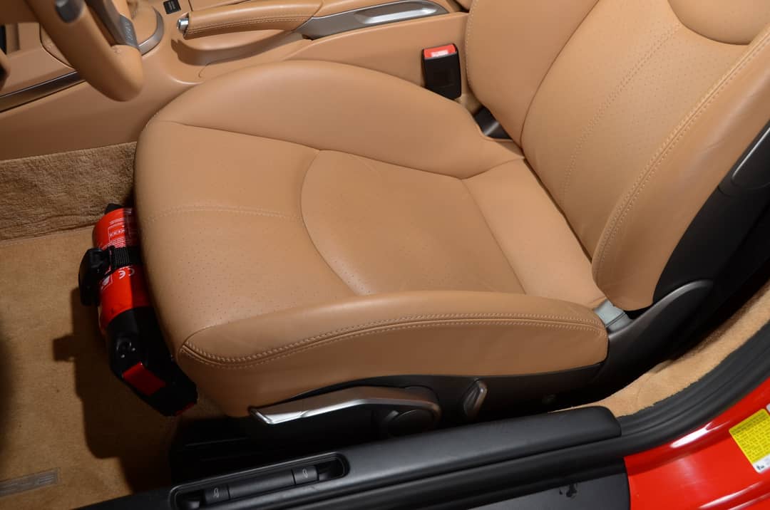 2010 Porsche 911 Carrera 4S — photo 40