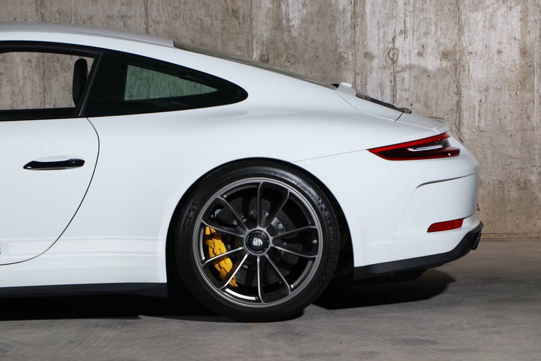 2018 Porsche 911 GT3 Touring — photo 18