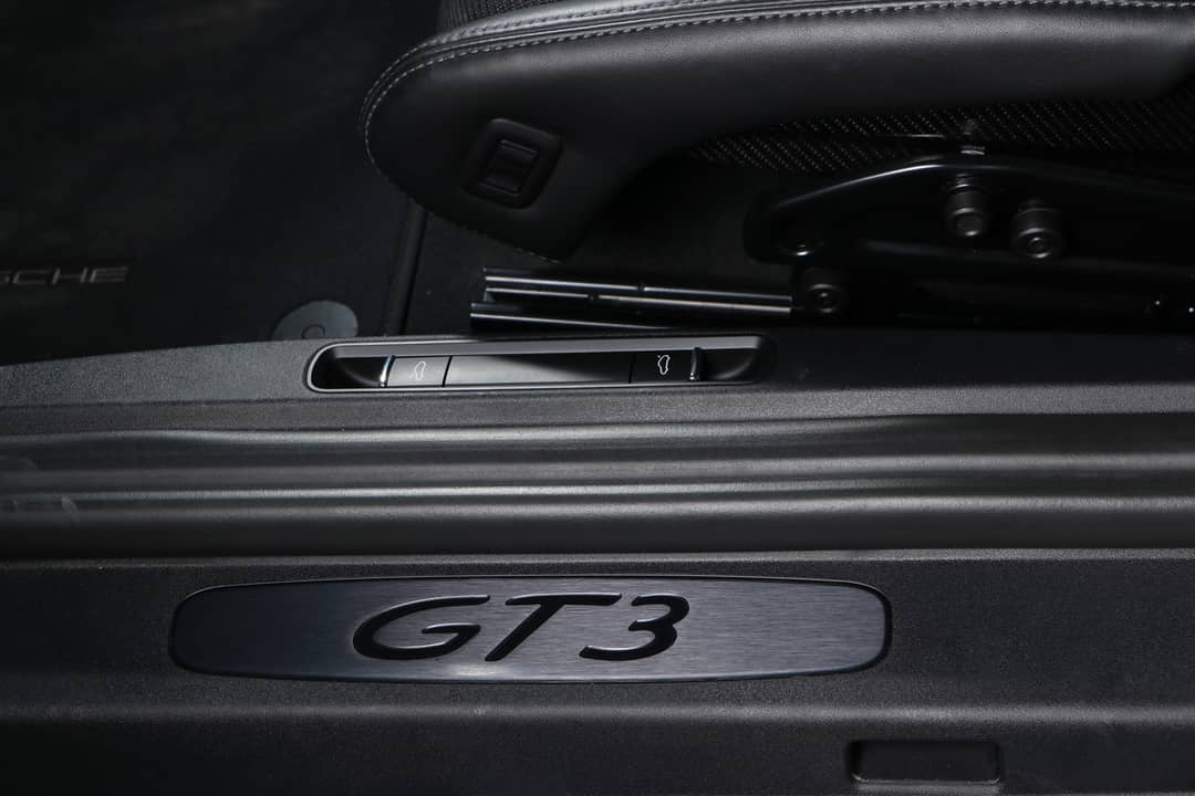 2018 Porsche 911 GT3 Touring — photo 24